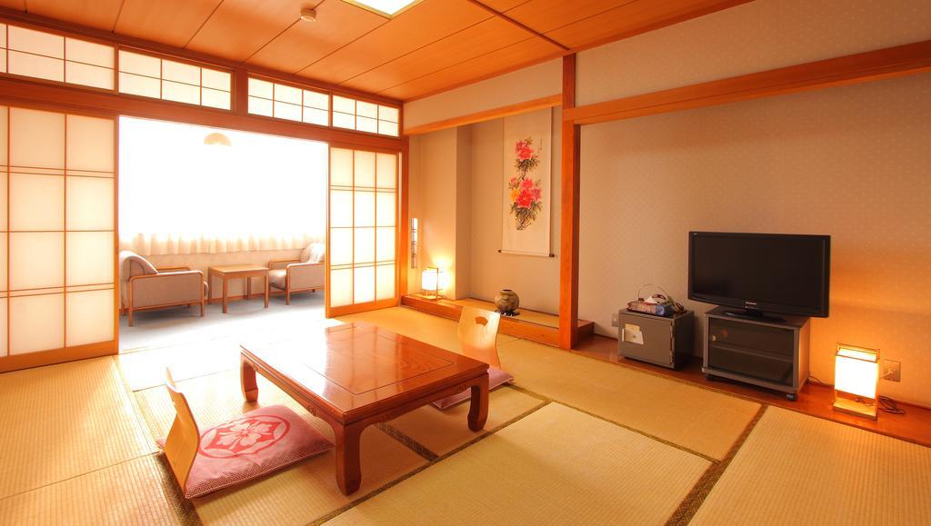 Kasugai View Hotel Fuefuki Exteriör bild