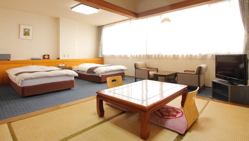 Kasugai View Hotel Fuefuki Exteriör bild