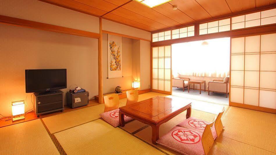 Kasugai View Hotel Fuefuki Exteriör bild
